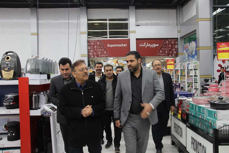 بازدید شبانه رئیس سازمان بازرسی از فروشگاه بیهقی