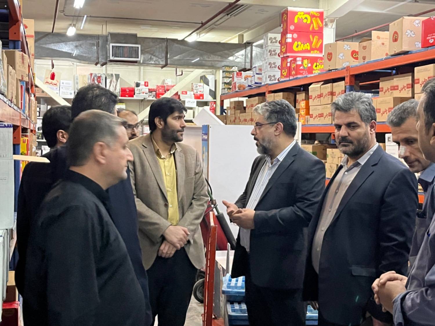 خدمت‌رسانی به شهروندان، بی‌وقفه ادامه دارد/ بازدید معاون شهردار تهران از روند ارائه خدمات به شهروندان در فروشگاه شهروند